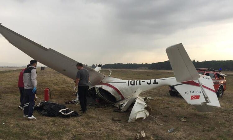 Bursa’da eğitim uçağı düştü; 2 pilot hayatını kaybetti