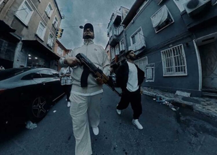 Barış Boyun'dan rapçilere şarkı ve silahlı klip talimatı: Örgütü mektuplarla yönetmiş 1 Barış Boyun’dan rapçilere şarkı ve silahlı klip talimatı: Örgütü mektuplarla yönetmiş