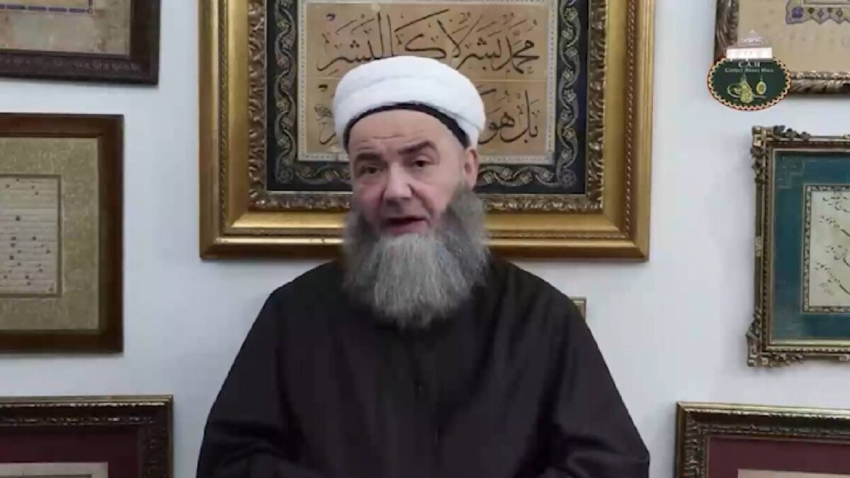 SON DAKİKA: 'Cübbeli Ahmet Hoca'ya saldırı!