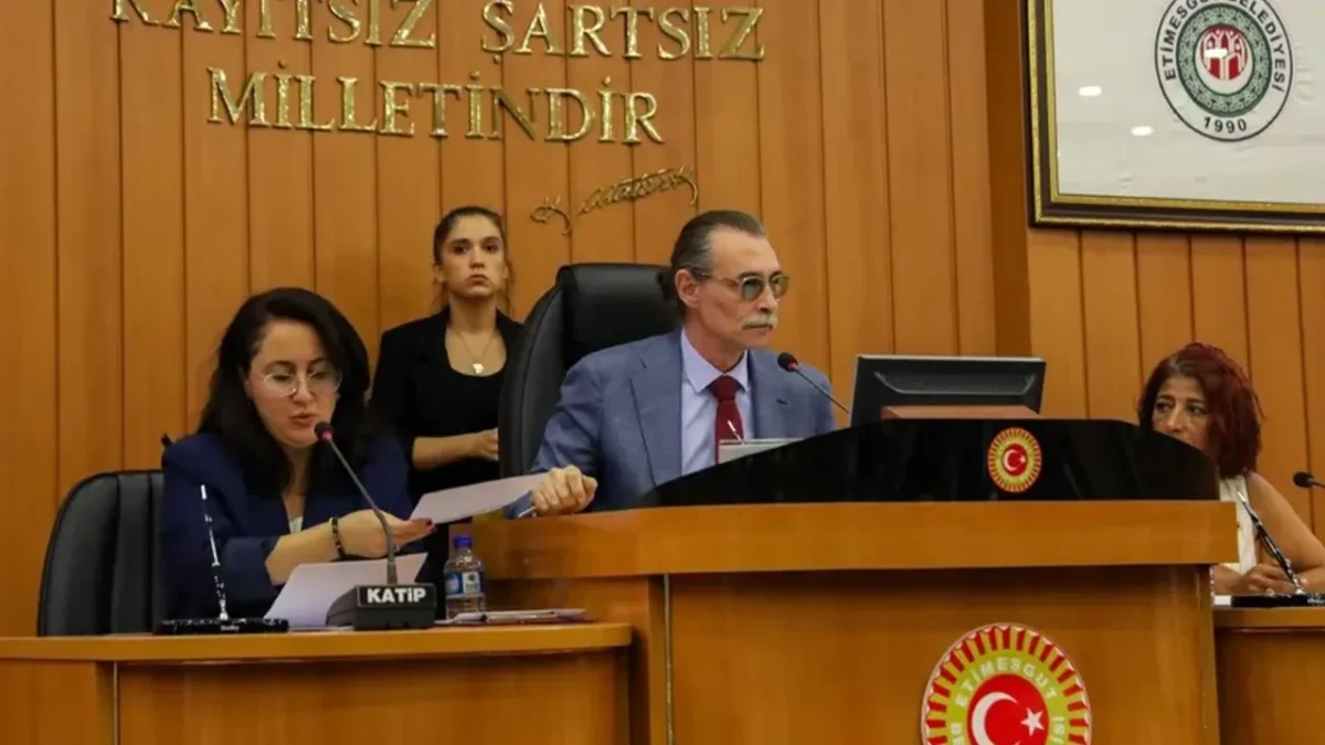 “Etimesgut’ta eski başkan 61 akrabasını belediyede işe aldı” 2 “Etimesgut’ta eski başkan 61 akrabasını belediyede işe aldı”