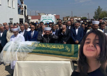 Hüsnü Yusuf Turabiç yazdı l Arınç’tan Erdoğan’a; ‘Çürümenin kokusunu duyuyor musunuz?’