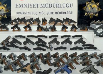 Akılalmaz yöntem: Fırın içinde silah servis etmişler