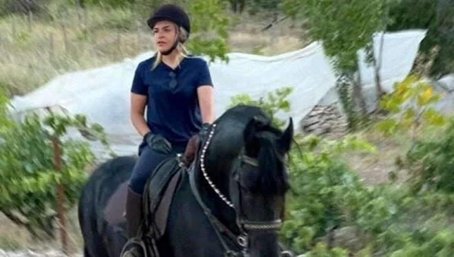 Attan düşüp beyin kanaması geçiren Isparta Belediye Başkanı'nın kızı hayatını kaybetti