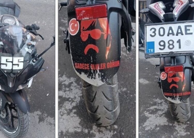 JİTEM'ci Cem Ersever'in fotoğrafı polis motosikletinde 1 JİTEM’ci Cem Ersever’in fotoğrafı polis motosikletinde