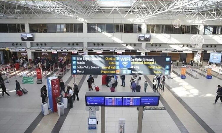 Yüzde 233 zam yapılmıştı: Yurt dışı çıkış harcına bir zam daha geliyor