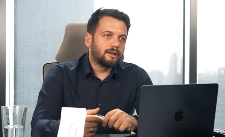 İktidara yakın gazeteci Taha Hüseyin Karagöz'den TOGG eleştirisi 5 İktidara yakın gazeteci Taha Hüseyin Karagöz'den TOGG eleştirisi