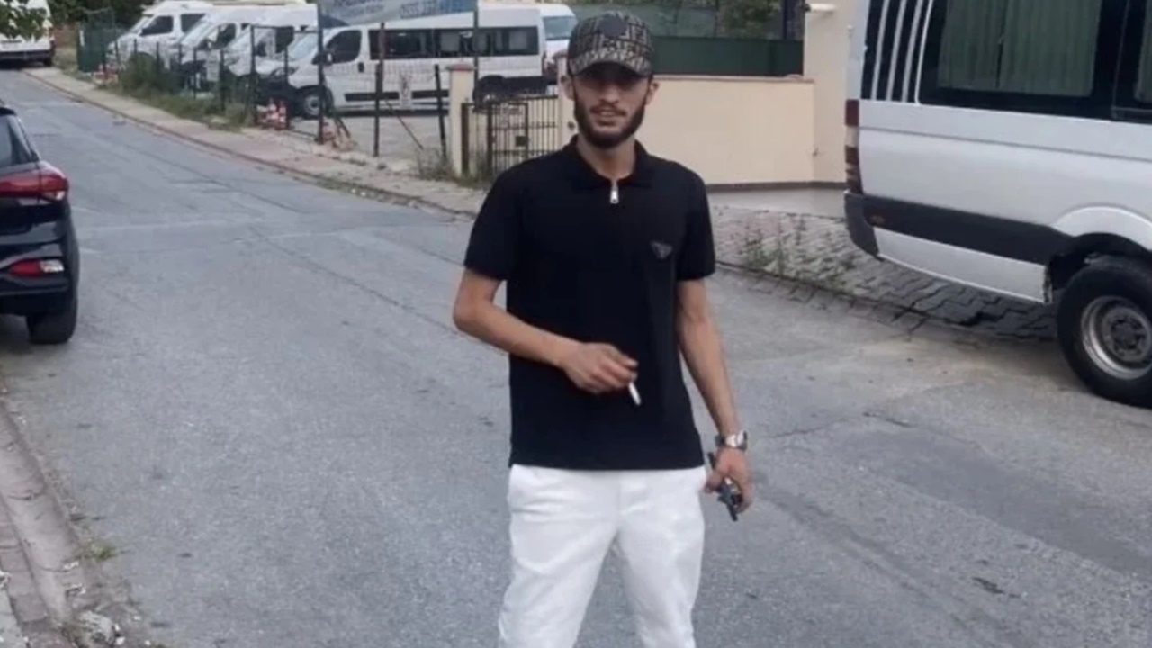 Kadın polis katilinin silahlı fotoğrafları ortaya çıktı 2 Kadın polis katilinin silahlı fotoğrafları ortaya çıktı