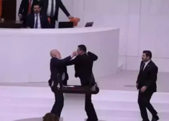 Milletvekilleri ile gazeteciler arasına duvar örülecek