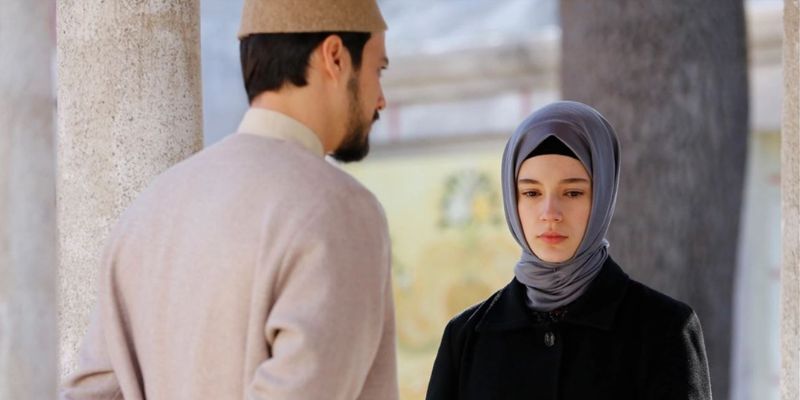 Kızıl Goncalar’ın senaristi: Goncaları, muhafazakar veya seküler fark etmez, bütün kadınlar olarak düşündüm 8 Kızıl Goncalar’ın senaristi: Goncaları, muhafazakar veya seküler fark etmez, bütün kadınlar olarak düşündüm