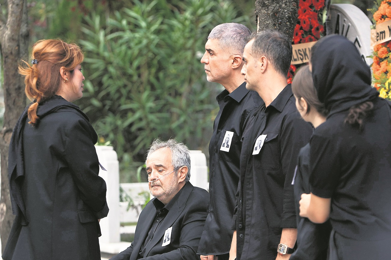 Kızıl Goncalar’ın senaristi: Goncaları, muhafazakar veya seküler fark etmez, bütün kadınlar olarak düşündüm 5 Kızıl Goncalar’ın senaristi: Goncaları, muhafazakar veya seküler fark etmez, bütün kadınlar olarak düşündüm