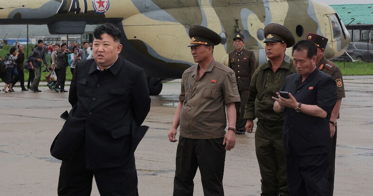 Kim Jong, selde ihmali olan 30 kamu görevlisini idam ettirdi! 4 Kim Jong, selde ihmali olan 30 kamu görevlisini idam ettirdi!