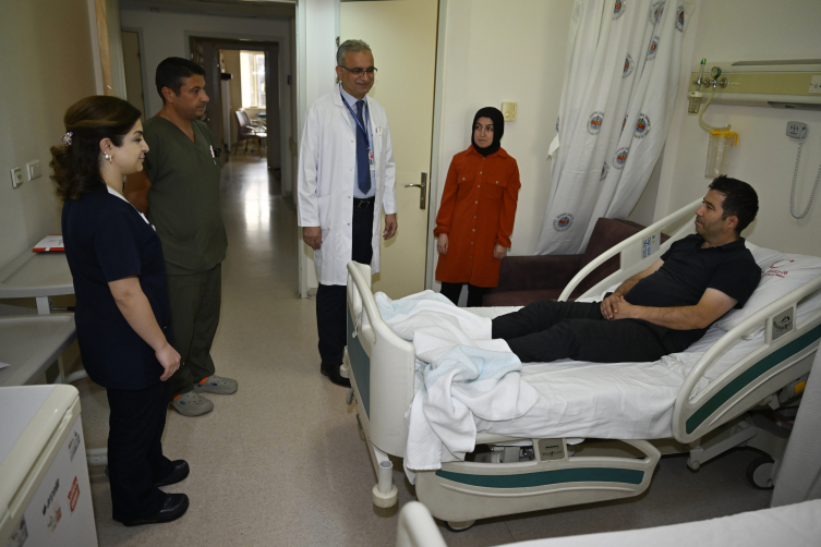 Kafatasına yerleştirilen ‘işitme implantı’ sayesinde duymaya başladı