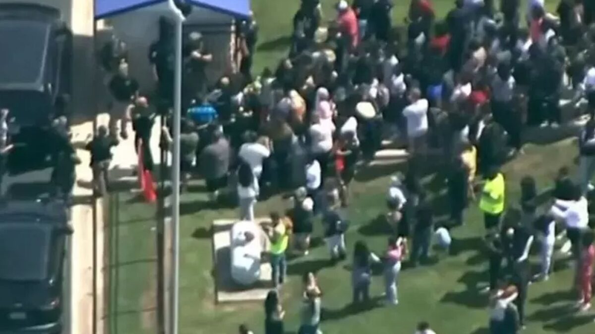 14 yaşındaki çocuktan liseye silahlı saldırı: 4 ölü, 9 yaralı 4 14 yaşındaki çocuktan liseye silahlı saldırı: 4 ölü, 9 yaralı