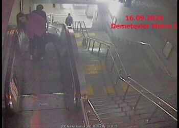 Çok çirkin hareketler! Mansur Yavaş görüntüleri paylaşıp, vatandaşı uyardı 1 Çok çirkin hareketler! Mansur Yavaş görüntüleri paylaşıp, vatandaşı uyardı