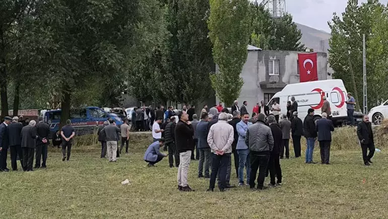 Şehit ateşi yine yoksul evine düştü! 4 Şehit ateşi yine yoksul evine düştü!