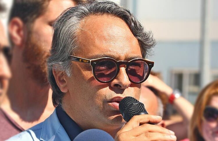 Modacı Barbaros Şansal'a küfür eden sanığa "milli değerler" gerekçeli beraat 1 Modacı Barbaros Şansal’a küfür eden sanığa “milli değerler” gerekçeli beraat
