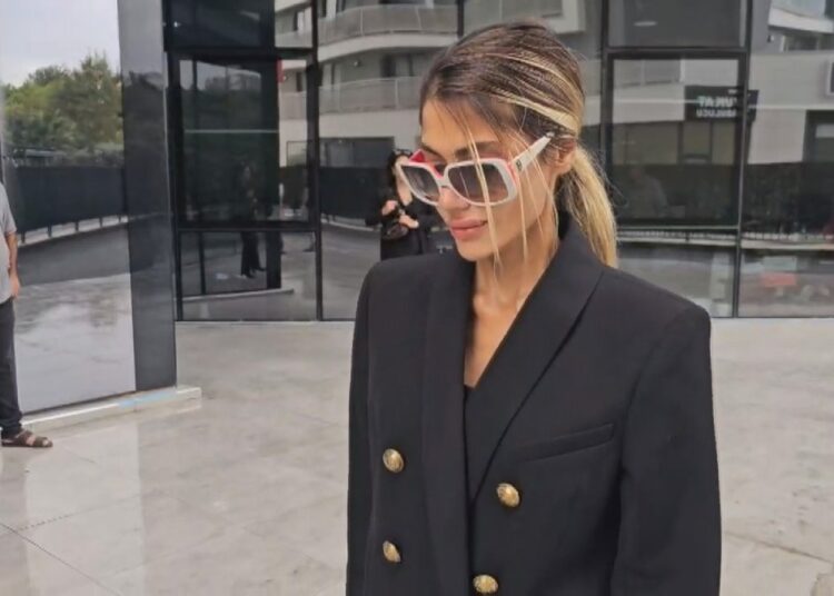 Nihal Candan: Maddi olarak zor durumdayız, eşim boşanma davası açtı, teşekkürler Türkiye 1 Nihal Candan: Maddi olarak zor durumdayız, eşim boşanma davası açtı, teşekkürler Türkiye