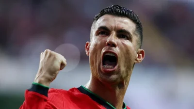 Ronaldo'nun sosyal medyada takipçi sayısı 1 milyara ulaştı 2 Ronaldo'nun sosyal medyada takipçi sayısı 1 milyara ulaştı