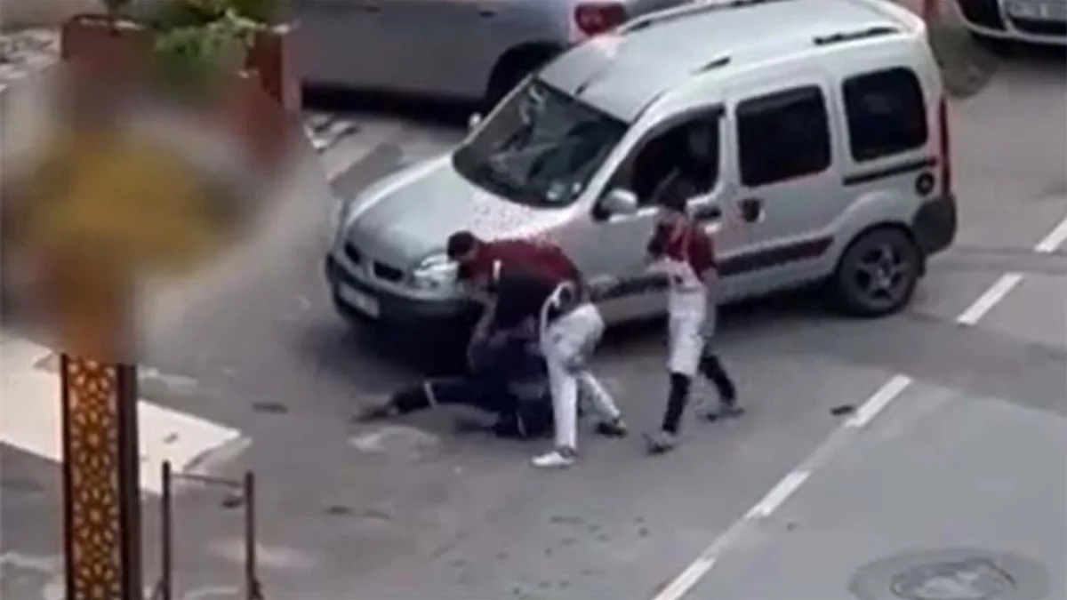 Kadın müşteriye sarkıntılık yetmedi, kocasını da dövdüler!