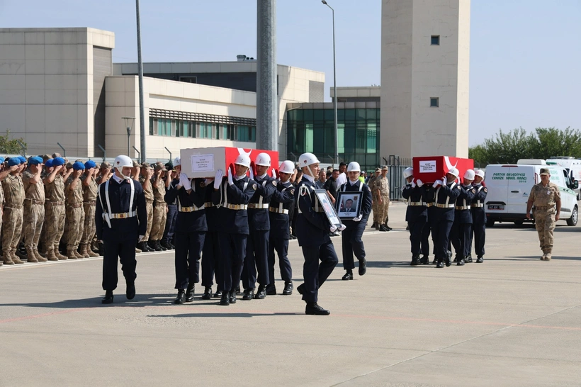 Tunceli’de şehit olan 4 asker memleketlerine uğurlandı 4 Tunceli’de şehit olan 4 asker memleketlerine uğurlandı