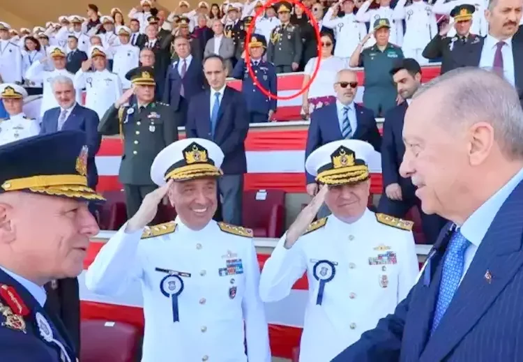 Rütbeli asker Erdoğan’a selam durmadı mı? Fatih Tezcan “Bu kim bu?” demişti