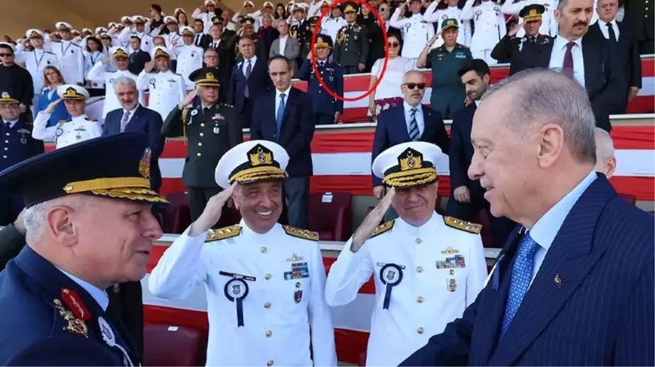 Rütbeli asker Erdoğan'a selam durmadı mı? Fatih Tezcan “Bu kim bu?” demişti