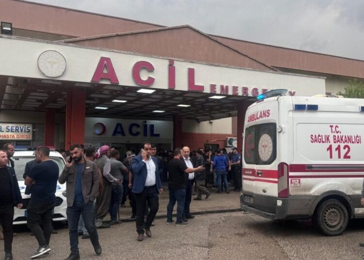 Şırnak ve Mardin'de yıldırım düşmesi: 3 ölü 6 yaralı 1 Şırnak ve Mardin’de yıldırım düşmesi: 3 ölü 6 yaralı