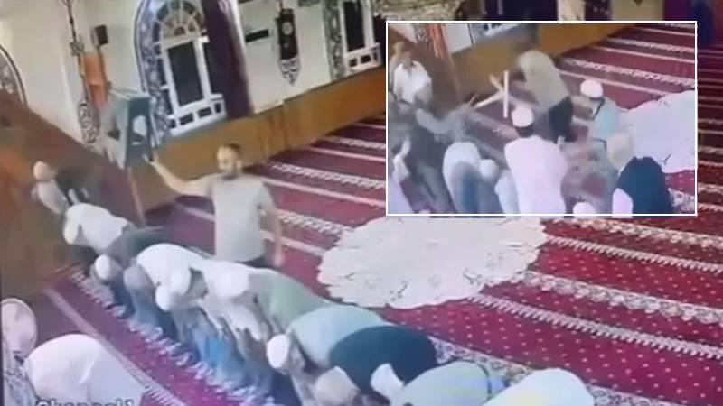 İmama tabureyle saldıran şahıs, akıl hastanesine gönderildi 2 İmama tabureyle saldıran şahıs, akıl hastanesine gönderildi