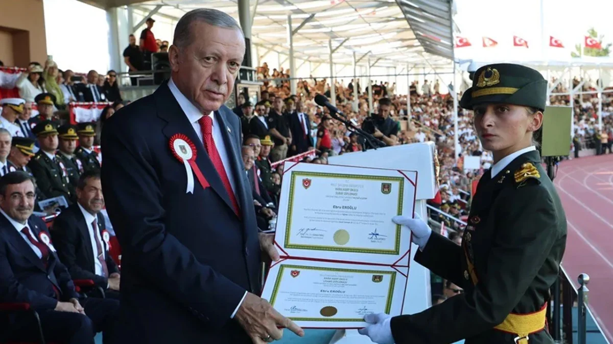 SON DAKİKA: Erdoğan: Siz bu kılıçları kime çekiyorsunuz?