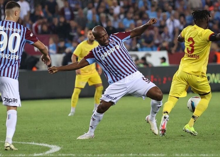 Trabzonspor 90+8'de 1 puanı kurtardı 1 Trabzonspor 90+8’de 1 puanı kurtardı