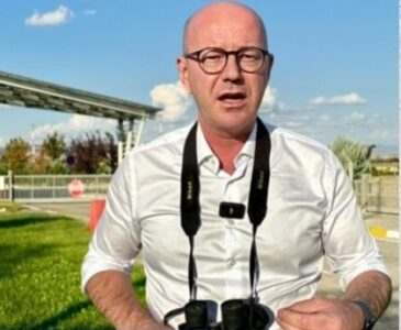 CHP'li vekil dürbünle uçak aradı; gelen giden yok!