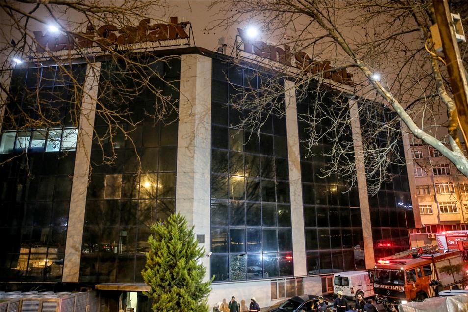 Yeni Şafak kamuya ait parka plazasını dikmiş, iktidar meşrulaştırmış