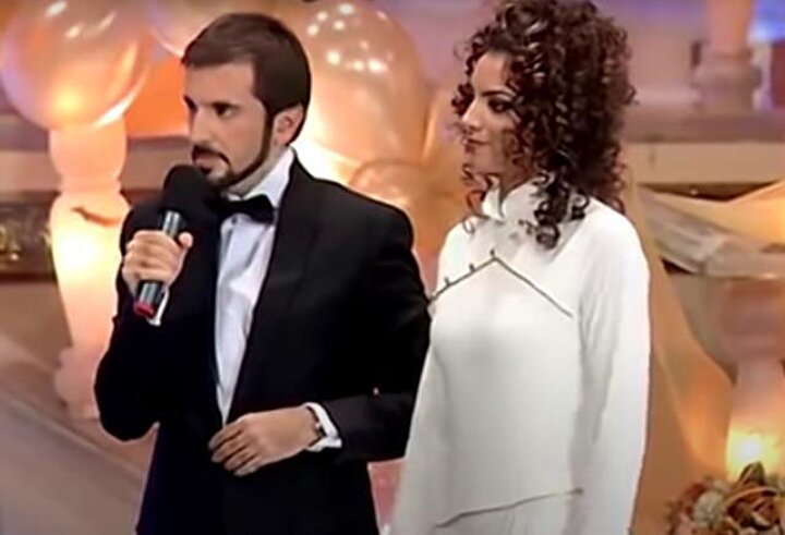 ‘Dekolte giymem’ sözleriyle hatırlanan Popstar Özlem maneviyata yöneldi, tesettüre girdi 2 ‘Dekolte giymem’ sözleriyle hatırlanan Popstar Özlem maneviyata yöneldi, tesettüre girdi