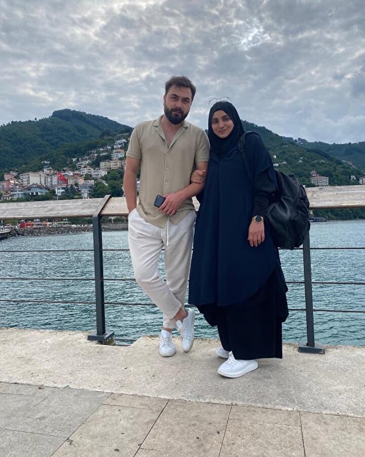‘Dekolte giymem’ sözleriyle hatırlanan Popstar Özlem maneviyata yöneldi, tesettüre girdi 15 ‘Dekolte giymem’ sözleriyle hatırlanan Popstar Özlem maneviyata yöneldi, tesettüre girdi
