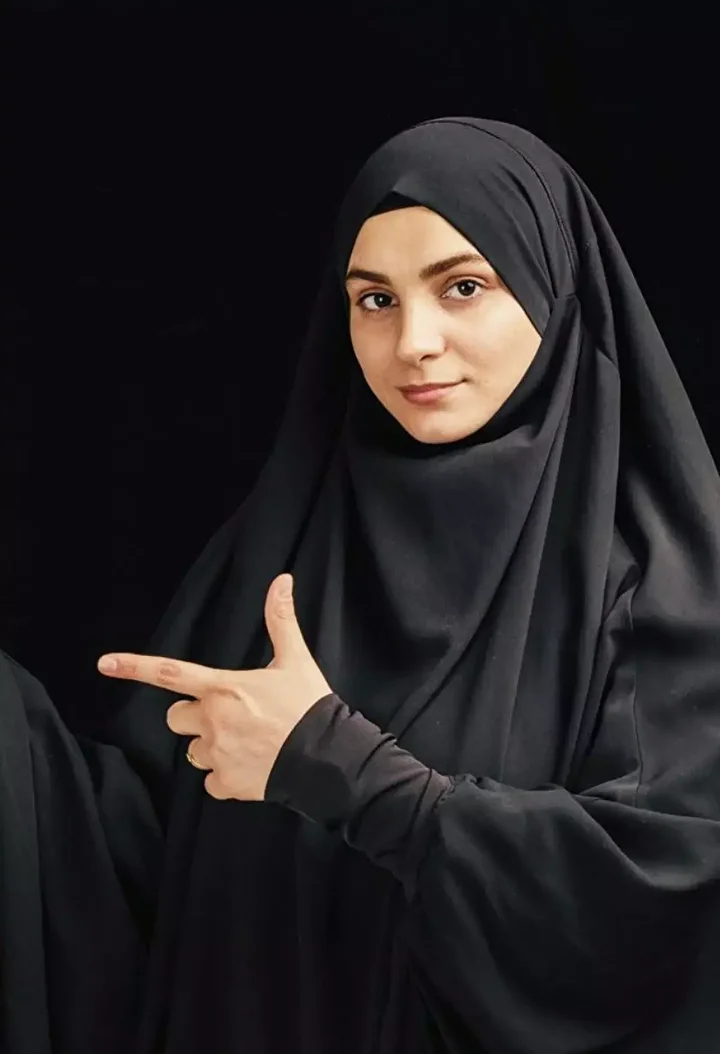 ‘Dekolte giymem’ sözleriyle hatırlanan Popstar Özlem maneviyata yöneldi, tesettüre girdi 17 ‘Dekolte giymem’ sözleriyle hatırlanan Popstar Özlem maneviyata yöneldi, tesettüre girdi