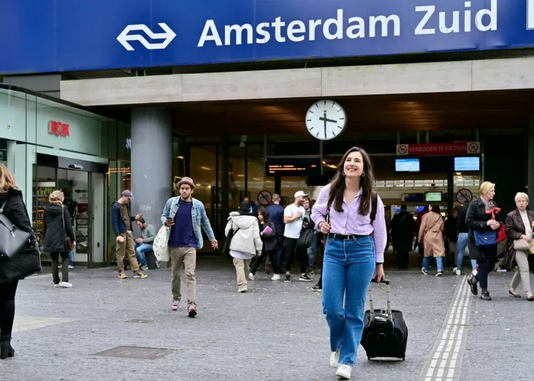 Türkiye Hollanda’ya yüksek vasıflı göçmen kazandıran ülkeler arasında liderliğe oynuyor 1 Türkiye Hollanda’ya yüksek vasıflı göçmen kazandıran ülkeler arasında liderliğe oynuyor