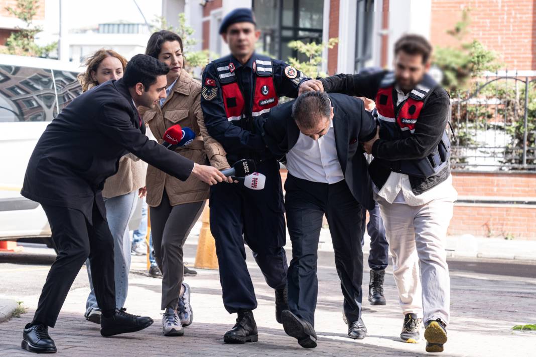 Savcıyı makamında tehdit edenin fotoğraf albümünde yok yok!