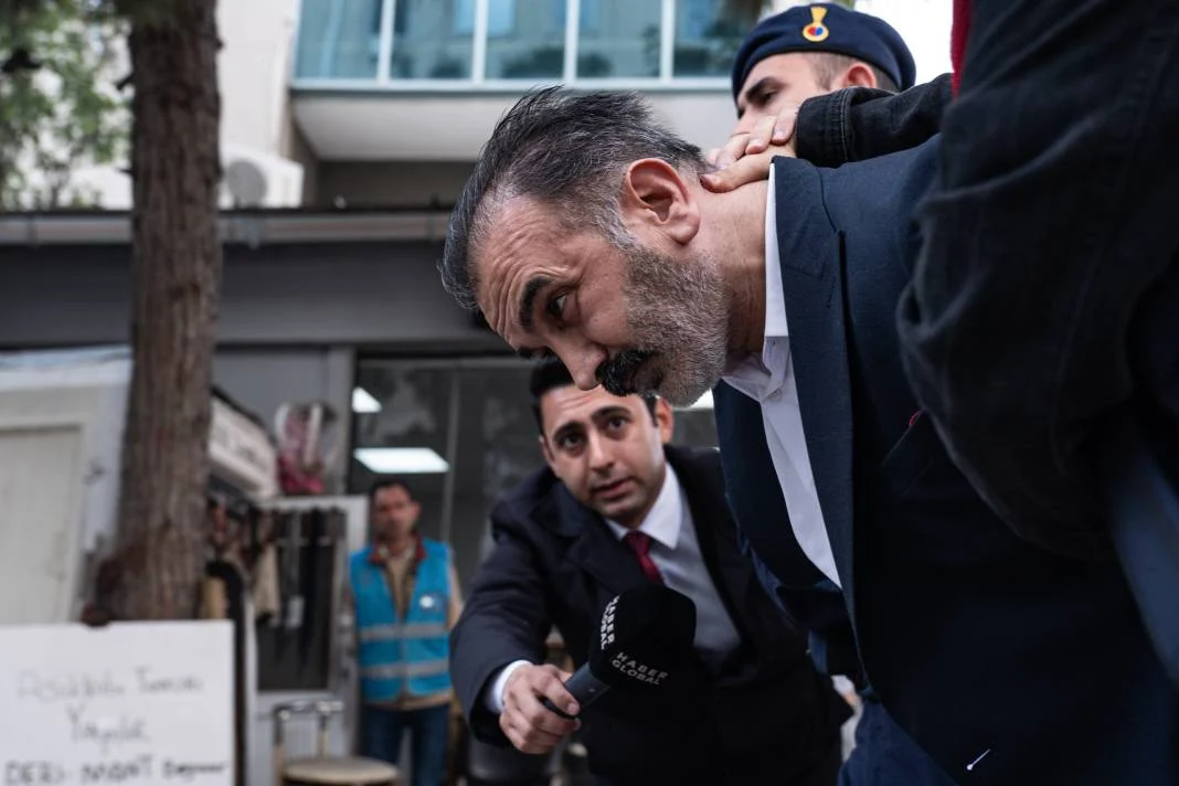 Savcıyı makamında tehdit edenin fotoğraf albümünde yok yok!