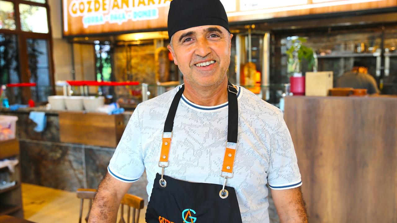 Antakya Gastronomi Çarşısı, depremzede esnafı yeniden müşterileriyle buluşturuyor 5 Antakya Gastronomi Çarşısı, depremzede esnafı yeniden müşterileriyle buluşturuyor