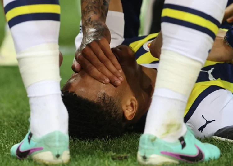 Fenerbahçe'de Jayden Oosterwolde sezonu kapattı 1 Fenerbahçe’de Jayden Oosterwolde sezonu kapattı