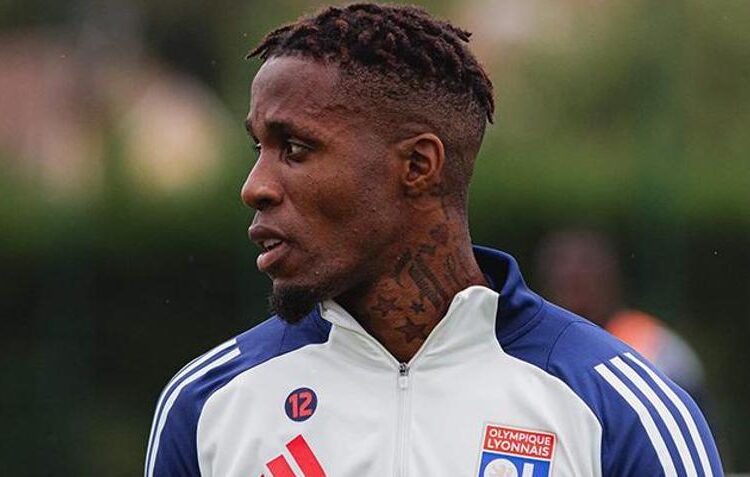 Lyon'da Wilfried Zaha depremi: Kadroya alınmadı! 1 Lyon’da Wilfried Zaha depremi: Kadroya alınmadı!