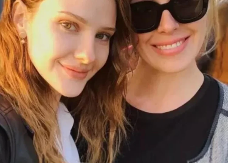 Alina Boz’un annesini görenin yorumu: ‘Güzelliğini ondan almış’