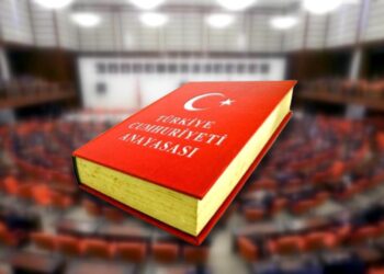 Mümtaz’er Türköne yazdı I Anayasa meselesi: Devlet, millet ve ülke ayrı ayrı bölünebilir mi?