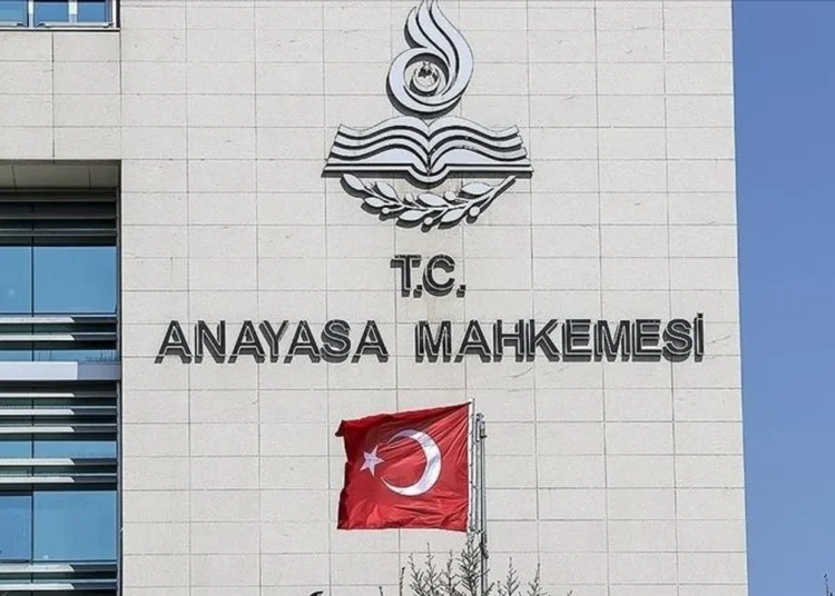 AYM'den vejetaryen hükümlü için hak ihlali kararı 1 AYM’den göreve iade edilen KHK’lılarla ilgili yeni karar! Tazminat alabilecekler