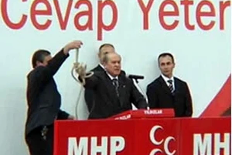 Bahçeli'nin Öcalan için ip attığı görüntüler yeniden gündem oldu