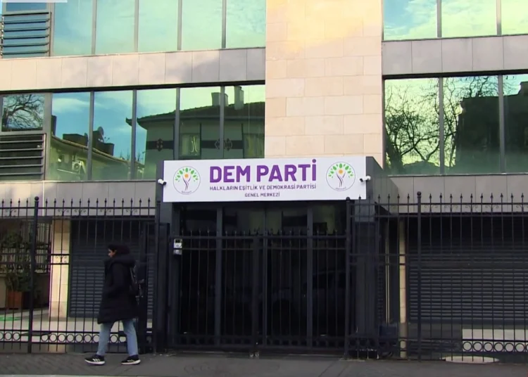 Bahçeli'nin Öcalan açıklaması sonrası DEM Parti olağanüstü toplandı 1 Bahçeli’nin Öcalan açıklaması sonrası DEM Parti olağanüstü toplandı