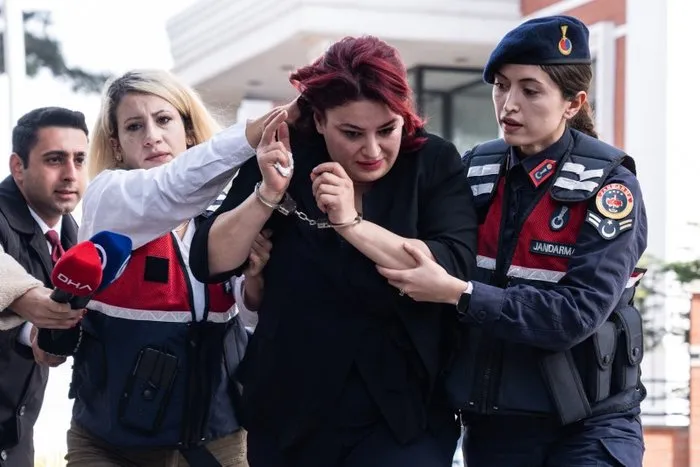 Bebek katili çetenin telefon kayıtları kan dondurdu: Mehtap çocuğu öldür 1 Bebek katili çetenin telefon kayıtları kan dondurdu: Mehtap çocuğu öldür