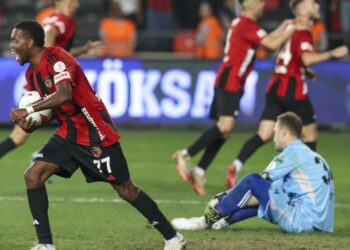 Beşiktaş, Antep deplasmanında 2 puanı uzatmada bıraktı