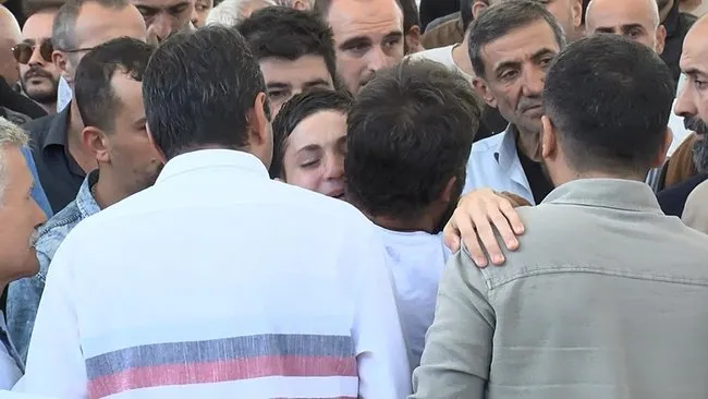 Katledilen İkbal ile Ayşenur son yolculuklarına uğurlandı