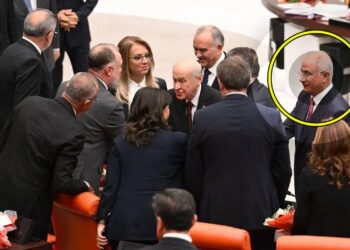 Bahçeli, DEM Partililerle tokalaşırken yanında Efkan Ala da vardı